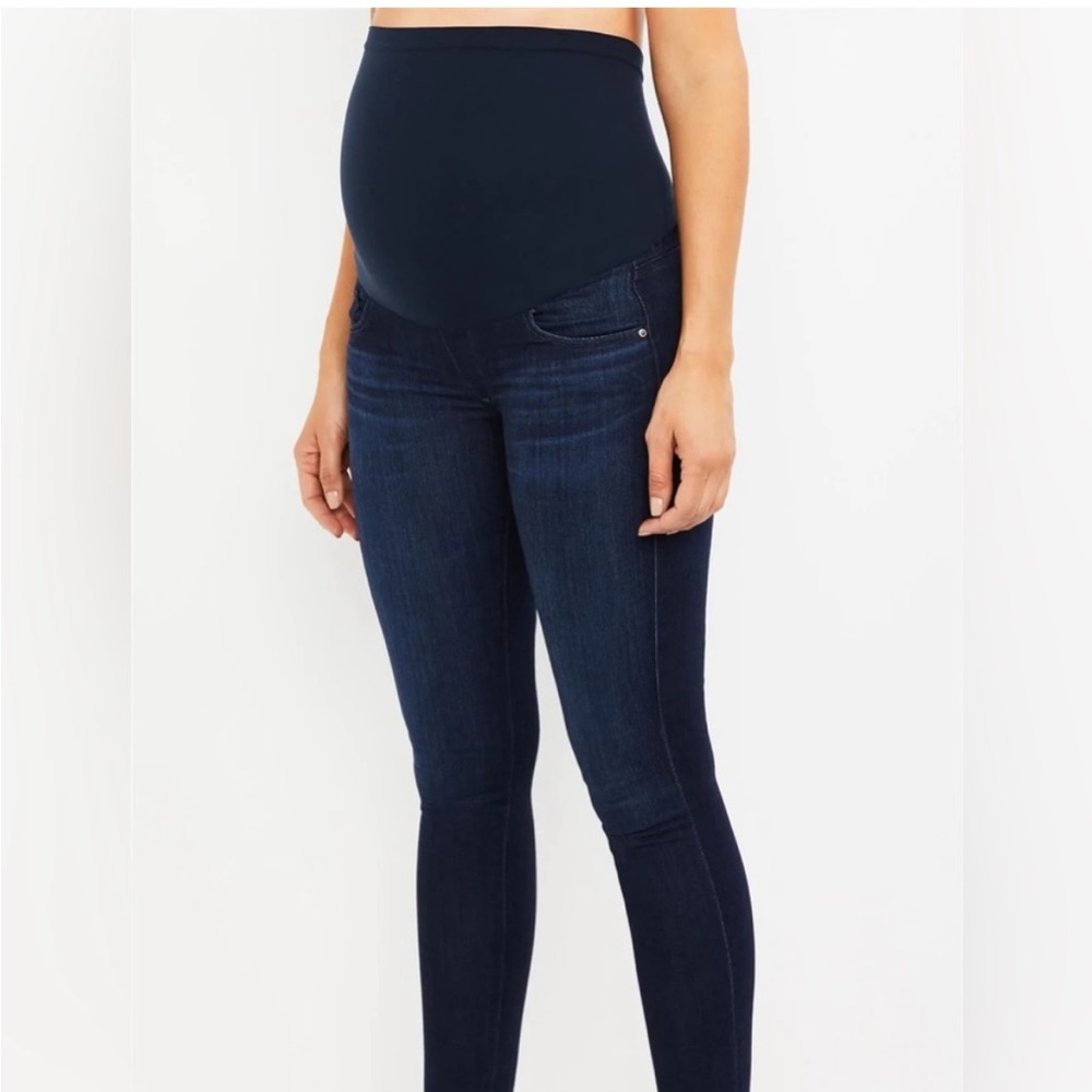 AG Maternity Skinny Jeans over the belly 25